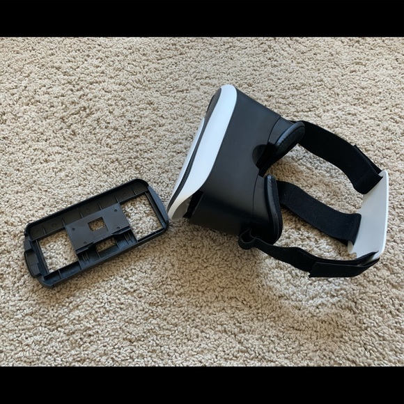 Smartphone/IPhone compatible VR Set - Picture 3 of 7